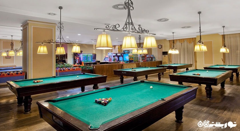 بازی بیلیارد در هتل ورلد او واندرز کرملین پلس